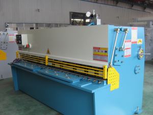 QC12Y μηχάνημα κοπής μετάλλων - 4 × 2500