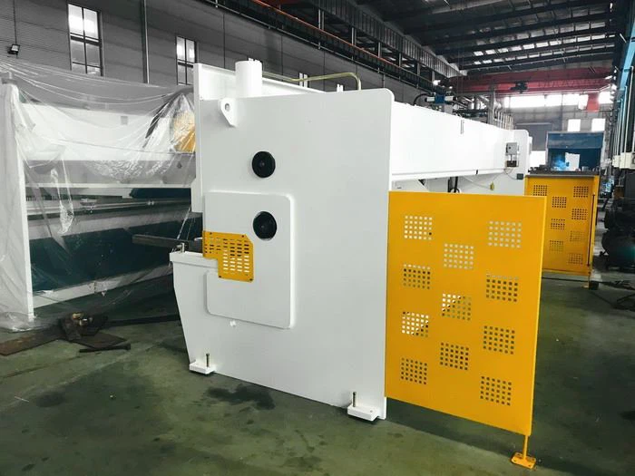 Yawei china AHYW 6mm Italy 4 AXIS CNC Guillotine shear rear light curtain guarding